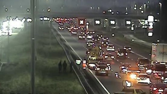 Ongeluk met meerdere voertuigen op A12 in Utrecht; extra reistijd van ongeveer 30 minuten. Ongeluk met meerdere voertuigen op A12 in Utrecht; extra reistijd van ongeveer 30 minuten.