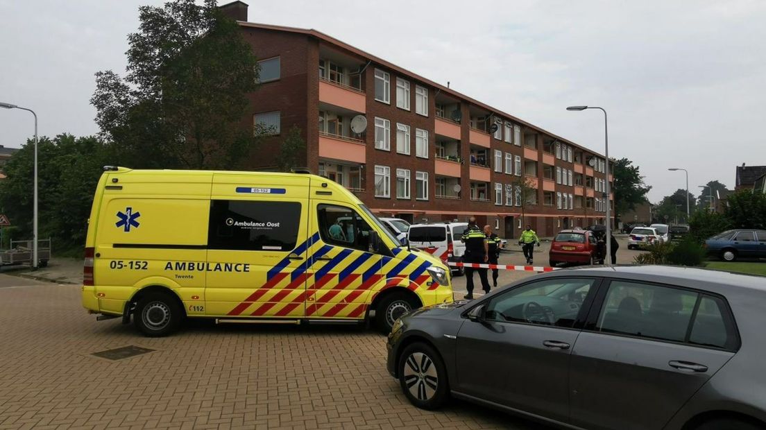 De omgeving van de M.Th. Steynstraat is afgezet door de politie