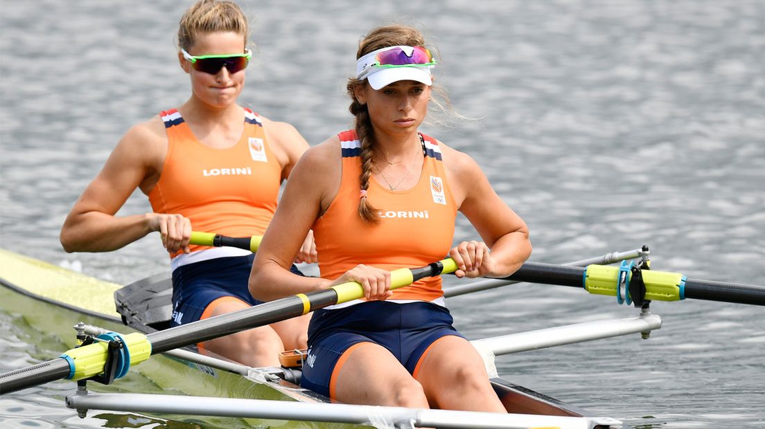 Karien Robbers (l) samen met haar partner Aletta Jorritsma op de Olympische Spelen