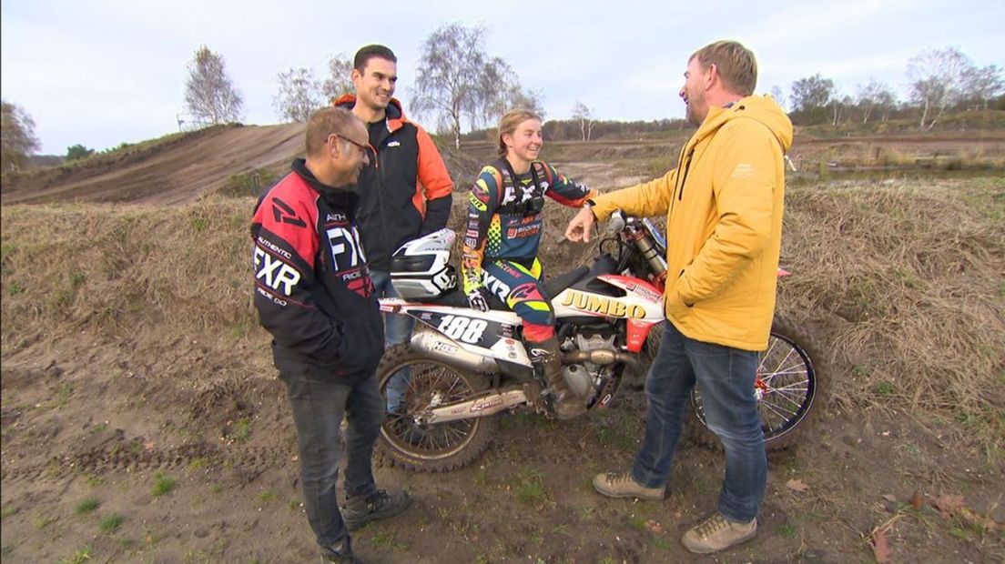 Shana met haar cross-team en Harm Edens