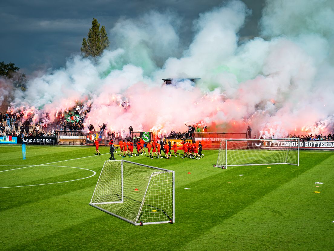 Het Legioen moedigt Feyenoord voor de laatste keer aan voor De Klassieker tegen Ajax
