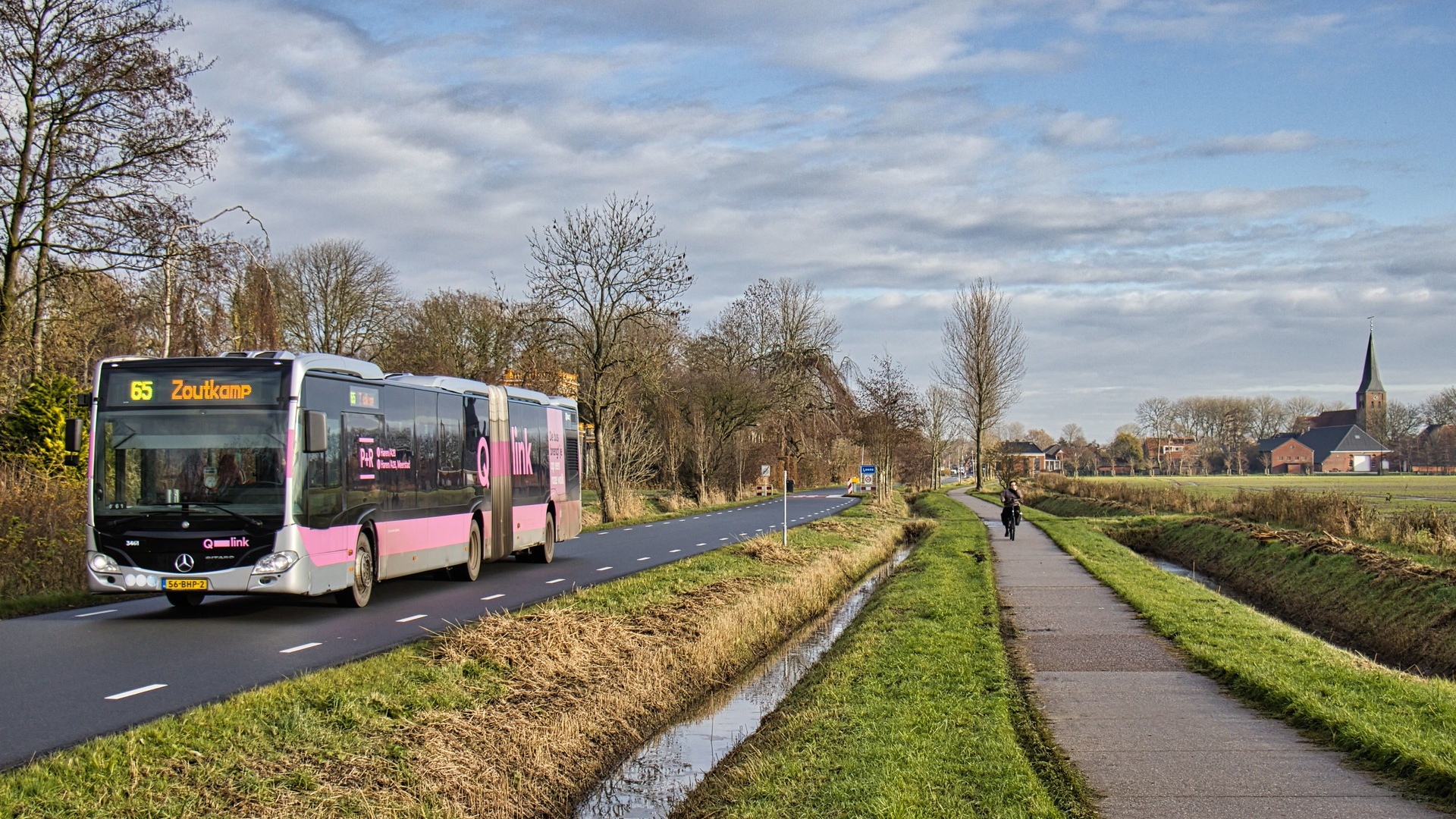 Buslijn 65 bij Leens