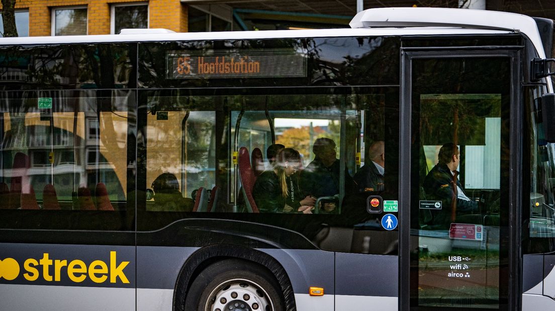 Een lijnbus van Qbuzz in Groningen