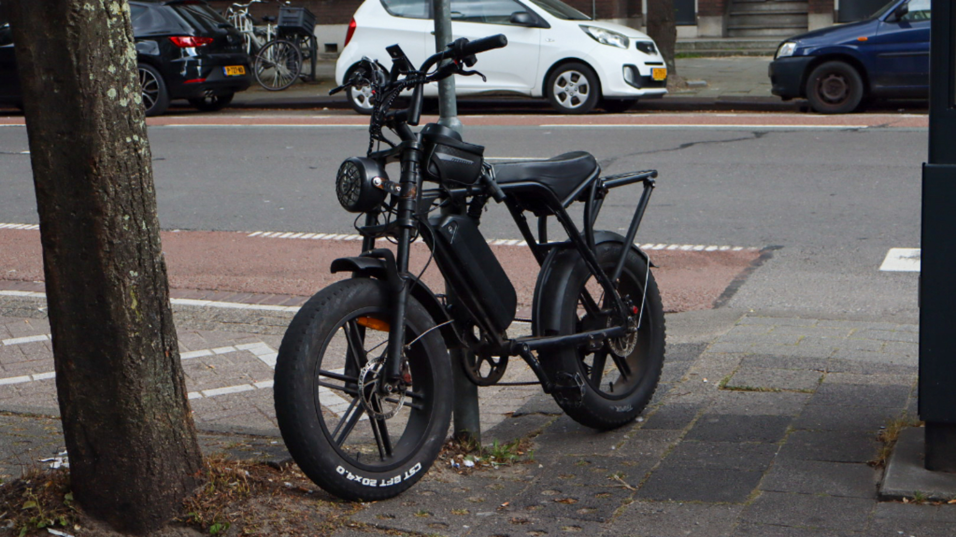 De fatbiker wordt verdacht van mishandeling.