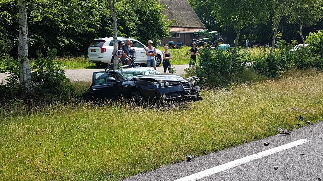 De auto's raakten zwaar beschadigd (Rechten: Persbureau Meter)