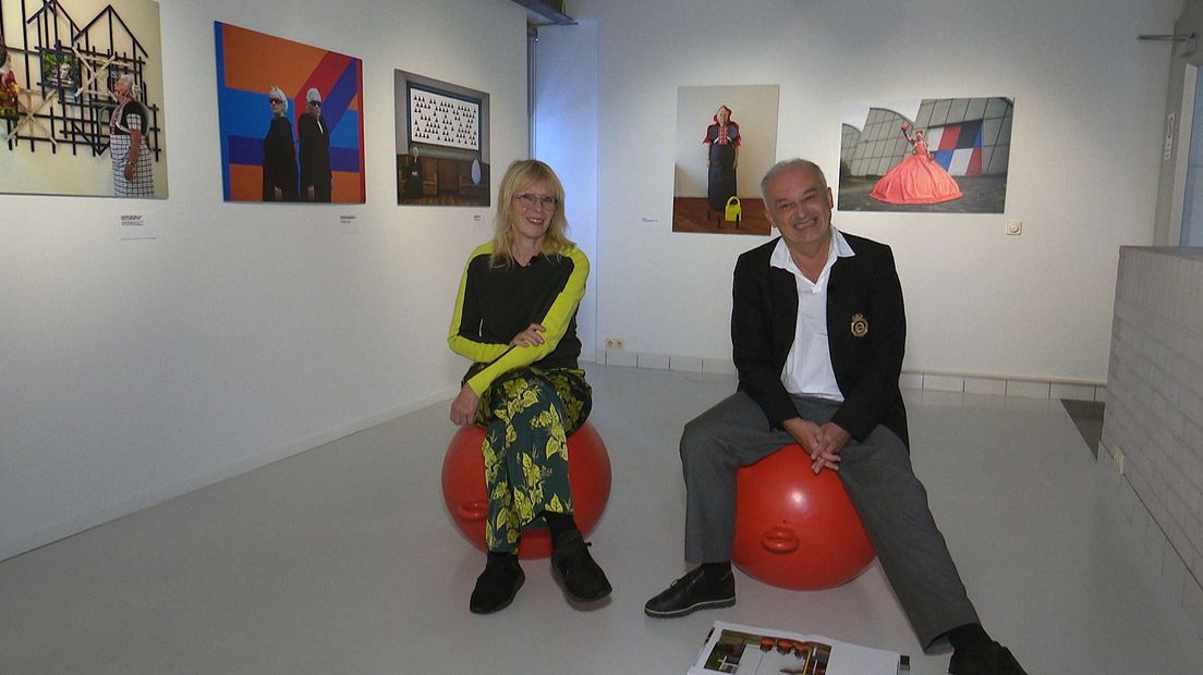 Hans Lemmerman en Inge van Run maakten 20 jaar lang foto's met de Spakenburgse vrouwen.