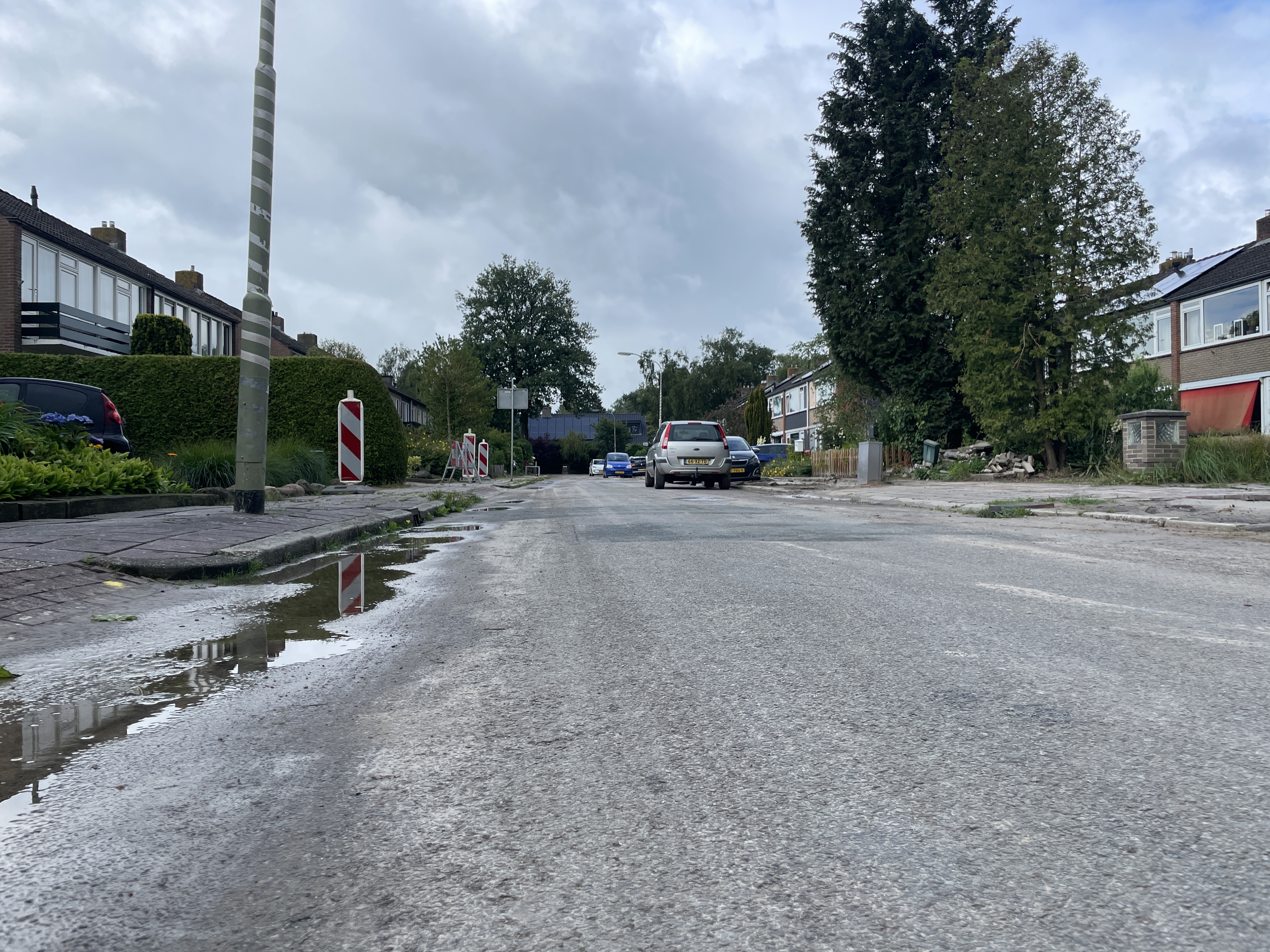 Hulstlaan Zuidlaren Blijft Tot November 'stromende Bruine Rivier Van ...