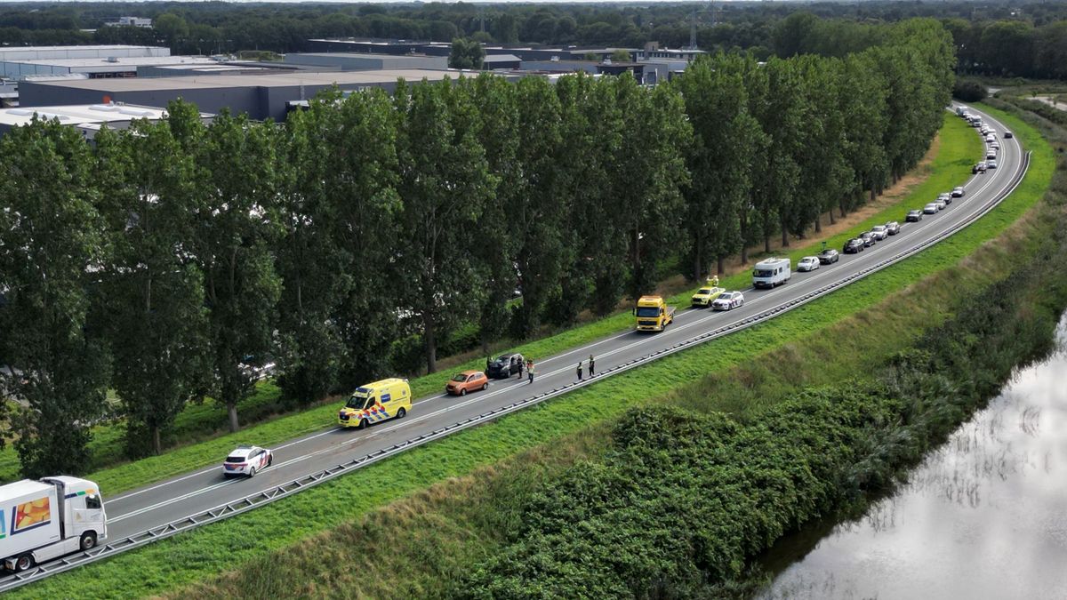 112 Nieuws: N36 bij Almelo weer open na ongeluk | Deventenaar gestoken in Twello