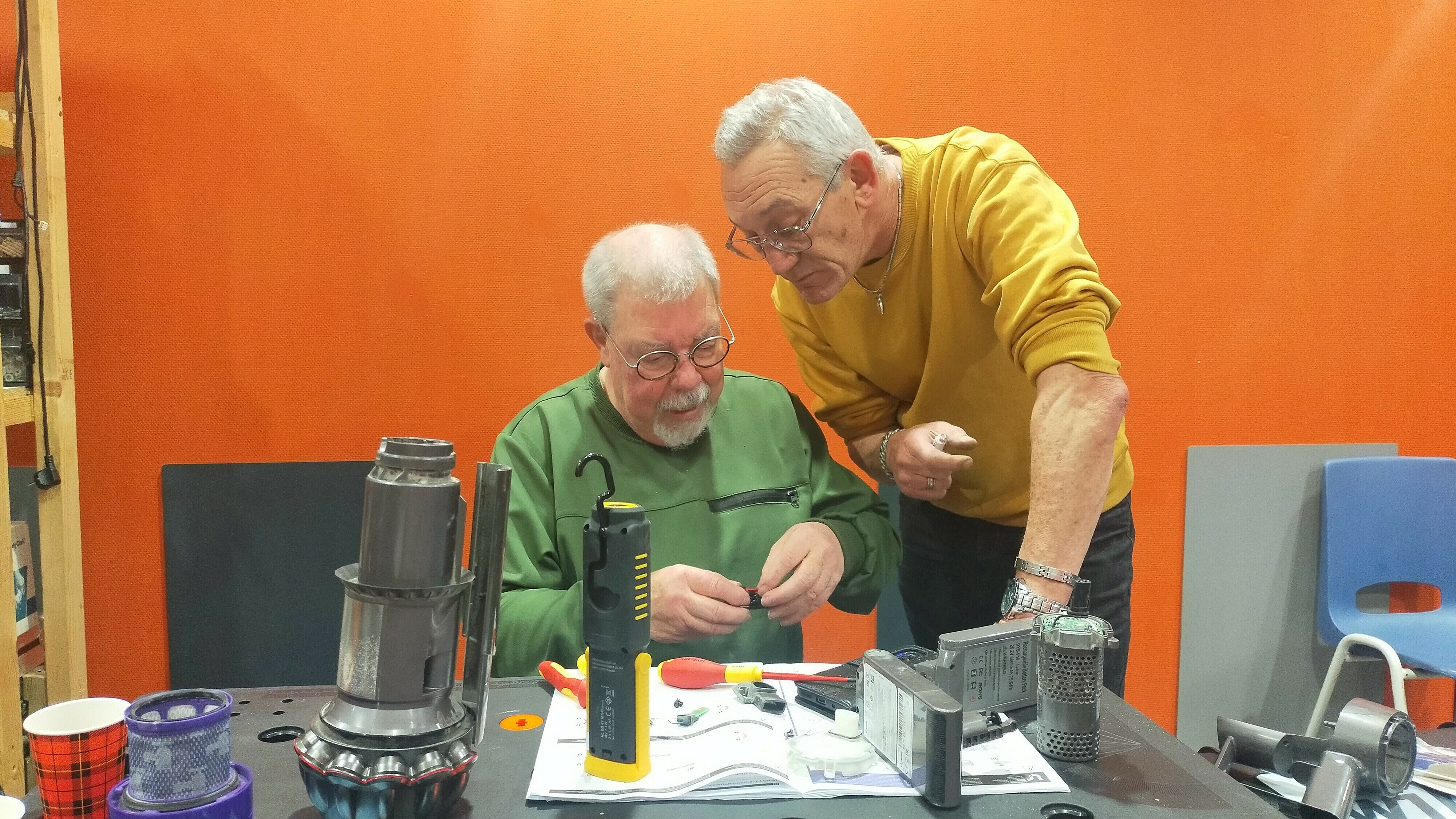 Mogelijk minder werk voor Repair Cafés de Europese Commissie wil dat