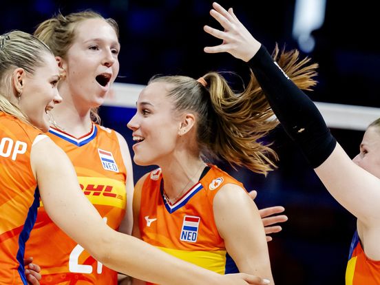 Volleybaldames TeamNL brengen bezoek aan Assen