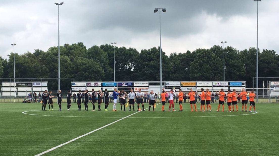 FC Emmen en HHC presenteren zich aan het publiek (Rechten: FC Emmen)