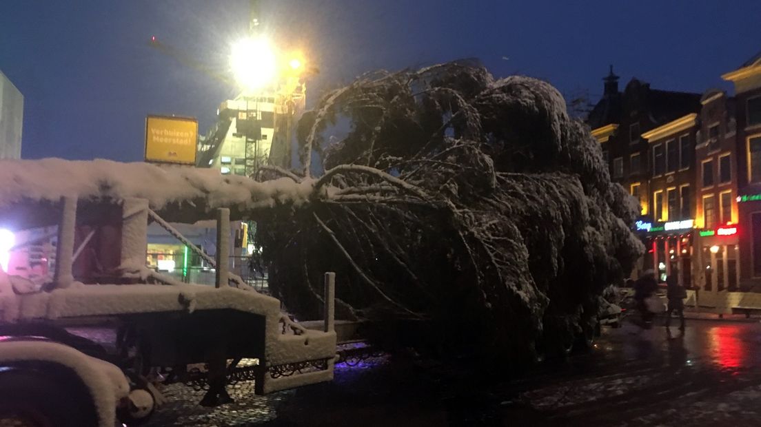 Een kerstboom op de Grote Markt in Stad