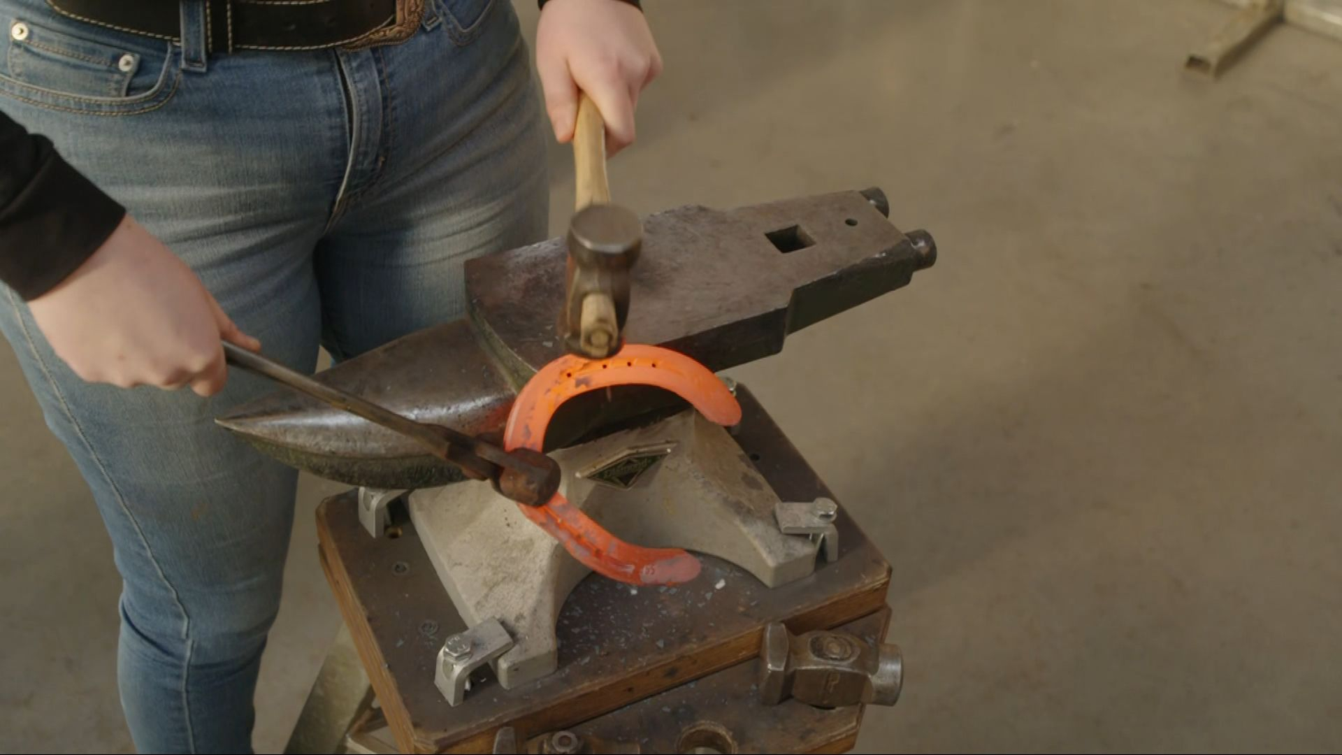 Zijinstromers grijpen hun kans in het eeuwenoude vak van hoefsmid