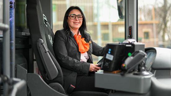 Mariam is buschauffeur: ‘In Irak had ik dit werk nooit kunnen doen'