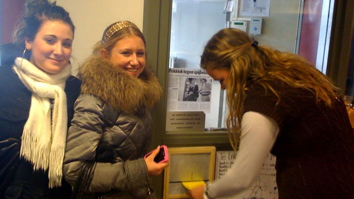 Prikklok tegen te laat komen op school - Rijnmond