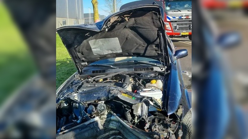 Auto-ongeluk houdt bestuurder niet tegen: loopt alsnog een halve marathon in Cadzand