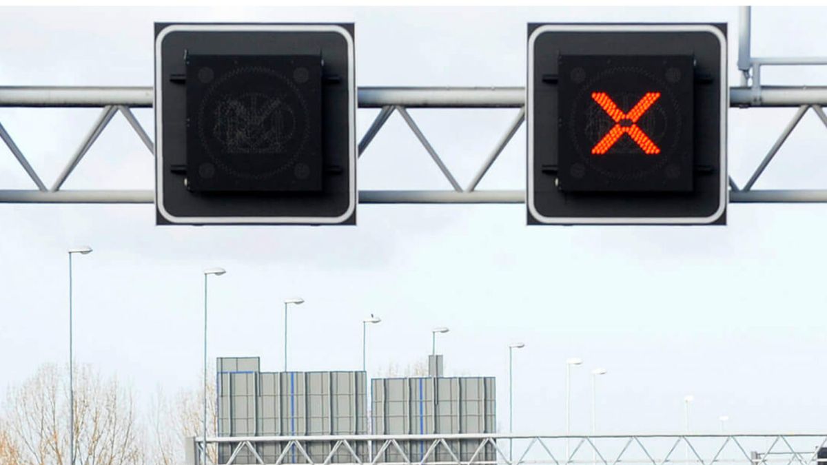 Politie woest: automobilisten hinderen ambulance met zwaargewond kind (4) door negeren rood kruis