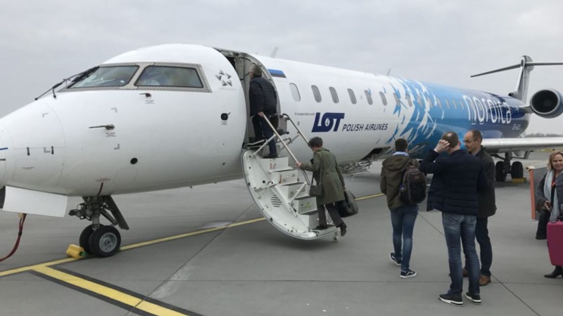 De eerste vlucht naar München vertrok vanochtend (Rechten: RTV Drenthe/Andries Ophof)