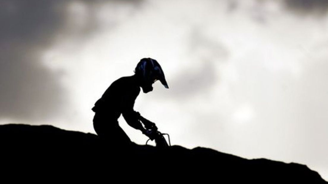 Vandalen crossen over golfbaan