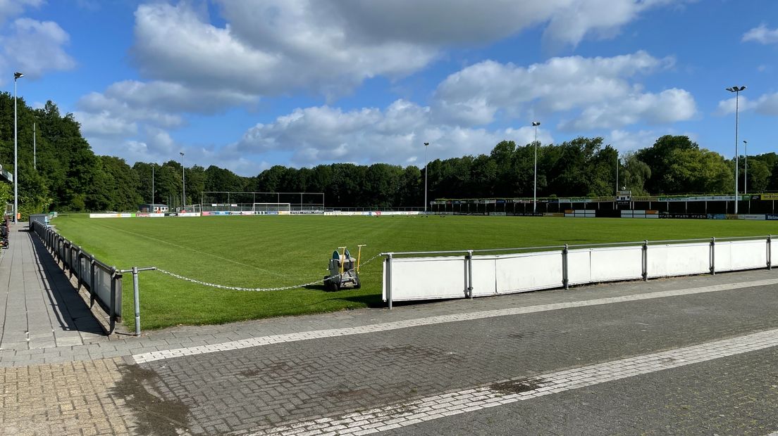 Het hoofdveld van voetbalvereniging WVV