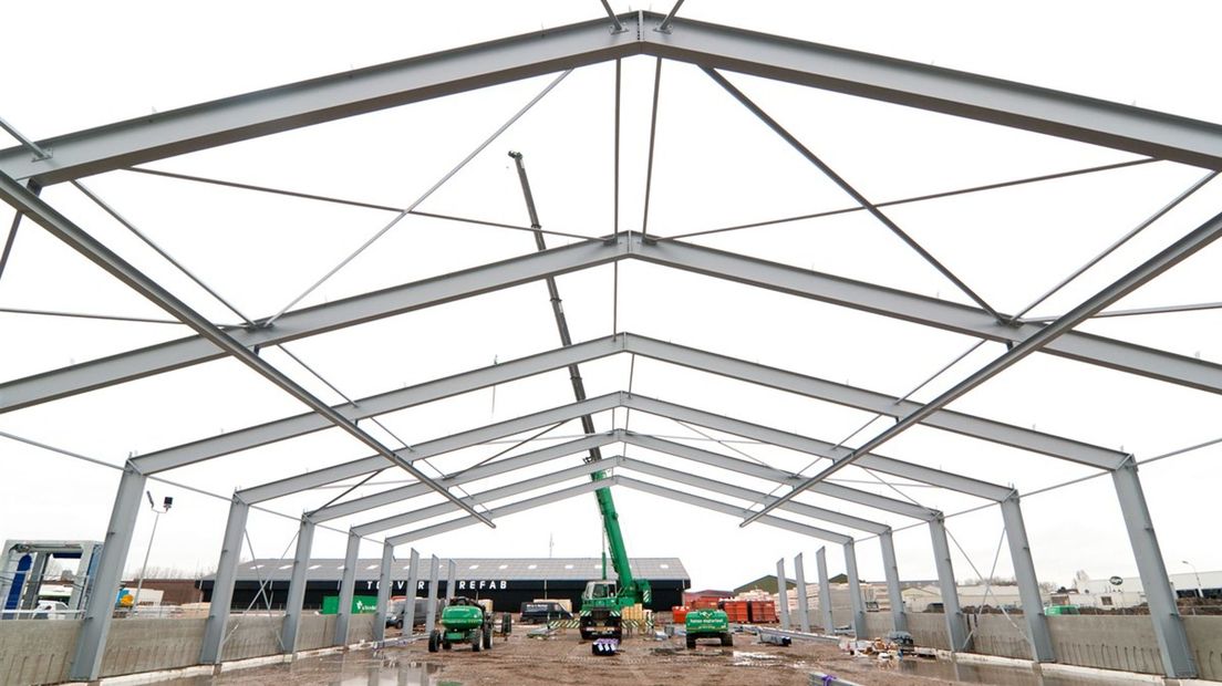 Voorbeeld van een staalconstructie voor de bouw van een nieuw bedrijfspand