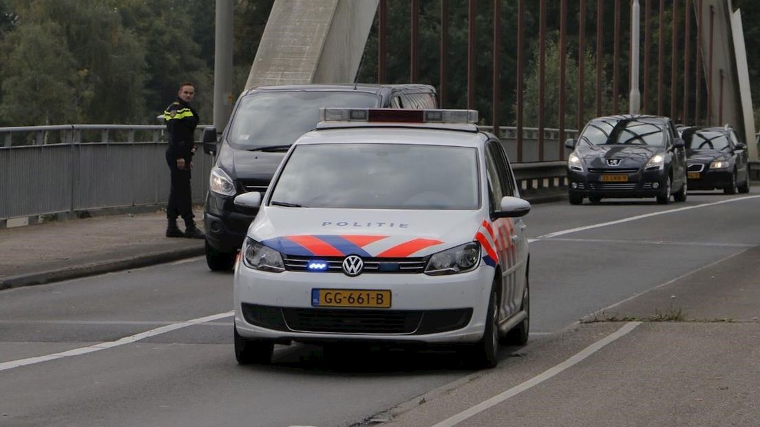 Politie regelt verkeer