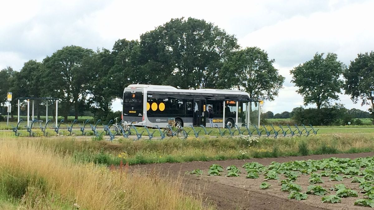 Bus keert na vijftien jaar terug in Oosterhesselen