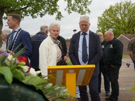 Informatiepaneel neergestorte bommenwerper onthuld in Darp: 'Zo krijgt de geschiedenis zijn eigen gezicht'