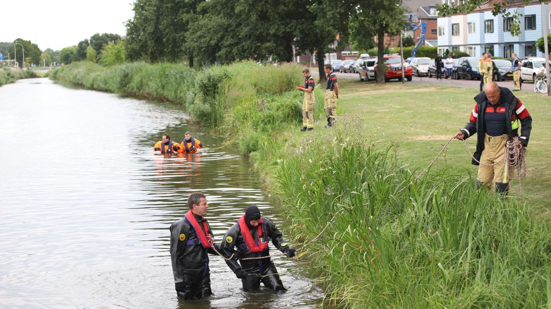 Brandweer zoekt bij Blériotlaan