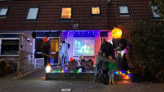 Halloween is nog ver weg, maar in deze Zwolse voortuin griezelt het al Home