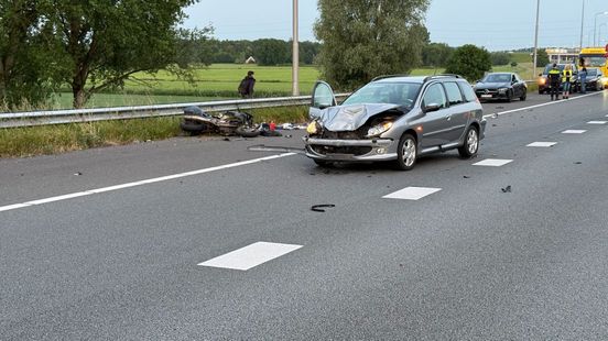 Ernstig ongeluk op A50, motorrijder zwaargewond. Ernstig ongeluk op A50, motorrijder zwaargewond.