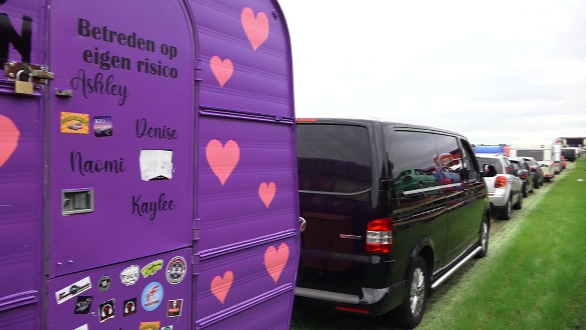 Van kerstboom tot meidenkeet de meest gekke creaties rijden het