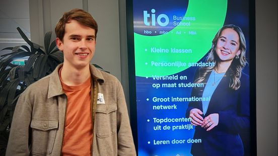 'Reclames horen niet op scholen’, vindt Bram (17) en daarom voert hij actie