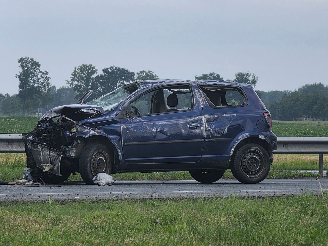 File op A28 door ongeluk