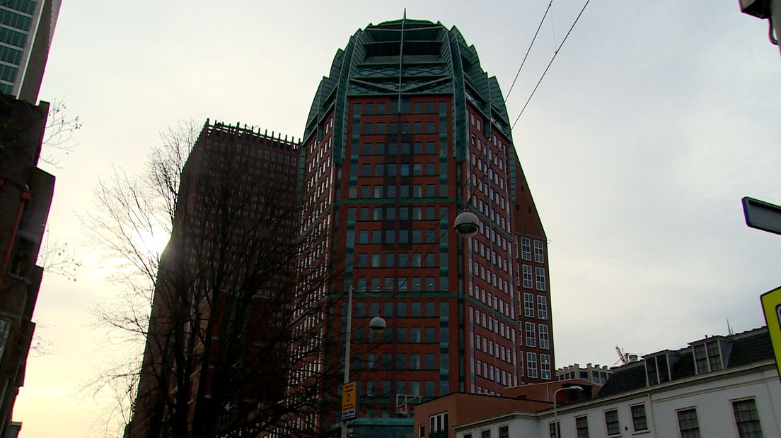 De Zurichtoren in Den Haag, in de volksmond ook wel 'De Citruspers' genoemd. Hier houdt Siebe Riedstra kantoor.