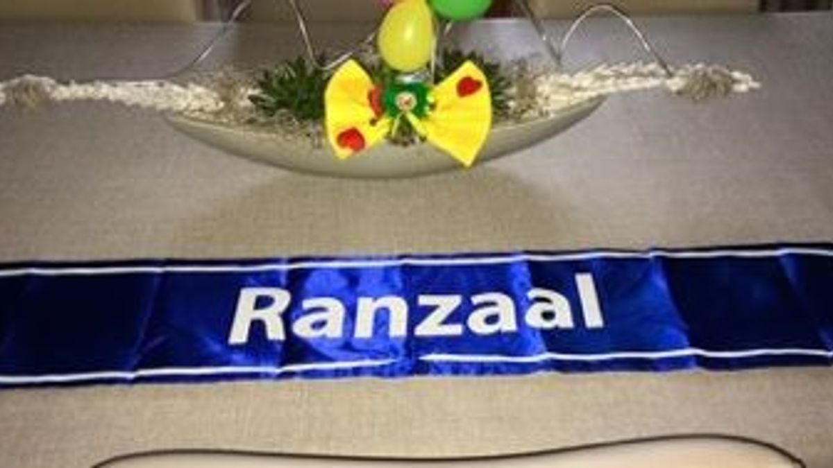 Supermarkt Jan Linders blundert met carnavalssjaal