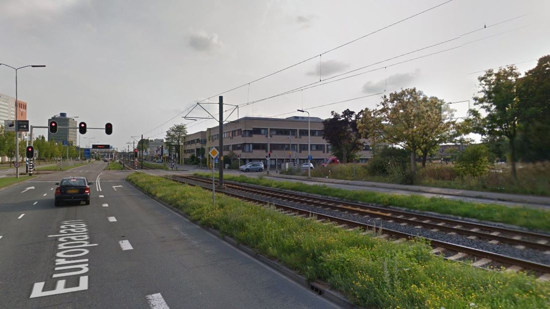 De tramlijn bij de Europalaan.
