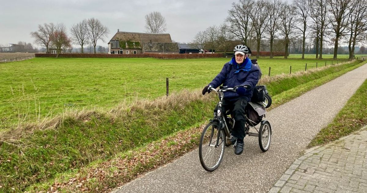 Peter (91) fietst iedere dag 34 kilometer naar zijn vrouw: 'Kan haar