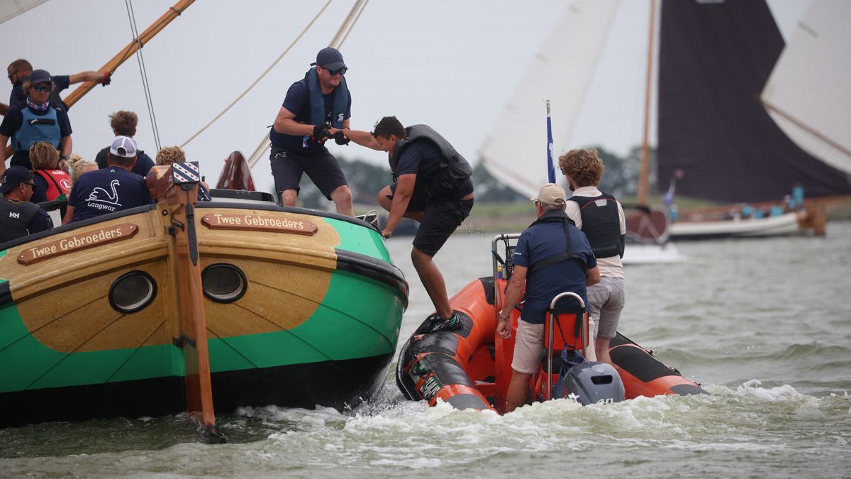 Man overboord bij Langweer | Grou zeilt op kampioenskoers