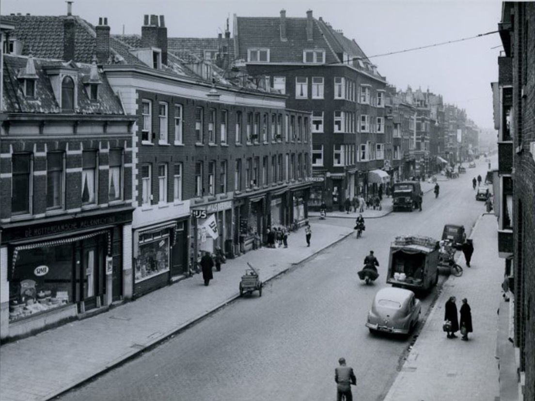 De Crooswijkseweg lang geleden (1954)