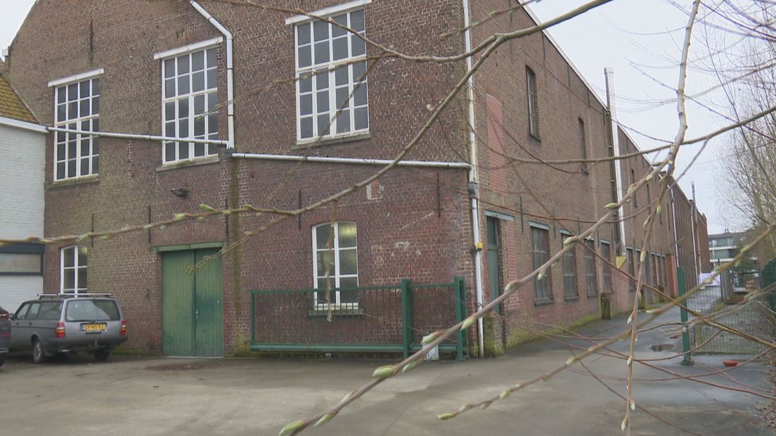 De ruim honderd jaar oude fabriek van Claessens Canvas in Waregem, België