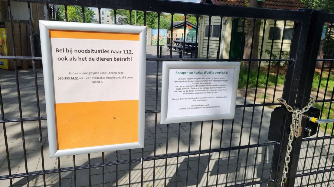 Informatieborden bij stadsboerderij Molenweide in Laak