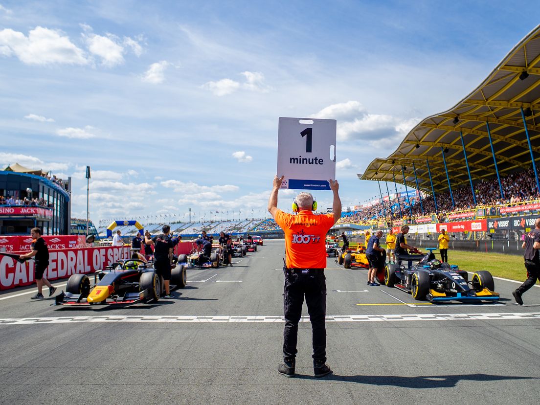 Brullende motoren en spektakel tijdens Racing Day in Assen