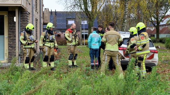 Penetrante geur in flat, vrouw nagekeken