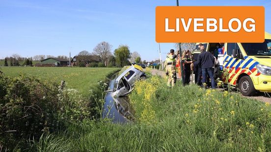 vrouw belandt met auto in sloot, fietsster overlijdt na botsing. vrouw belandt met auto in sloot, fietsster overlijdt na botsing.