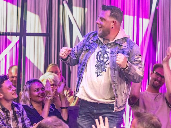 Dennis Hendriks na winst Songfestival Drenthe: 'Dit is de kroon op ons werk'