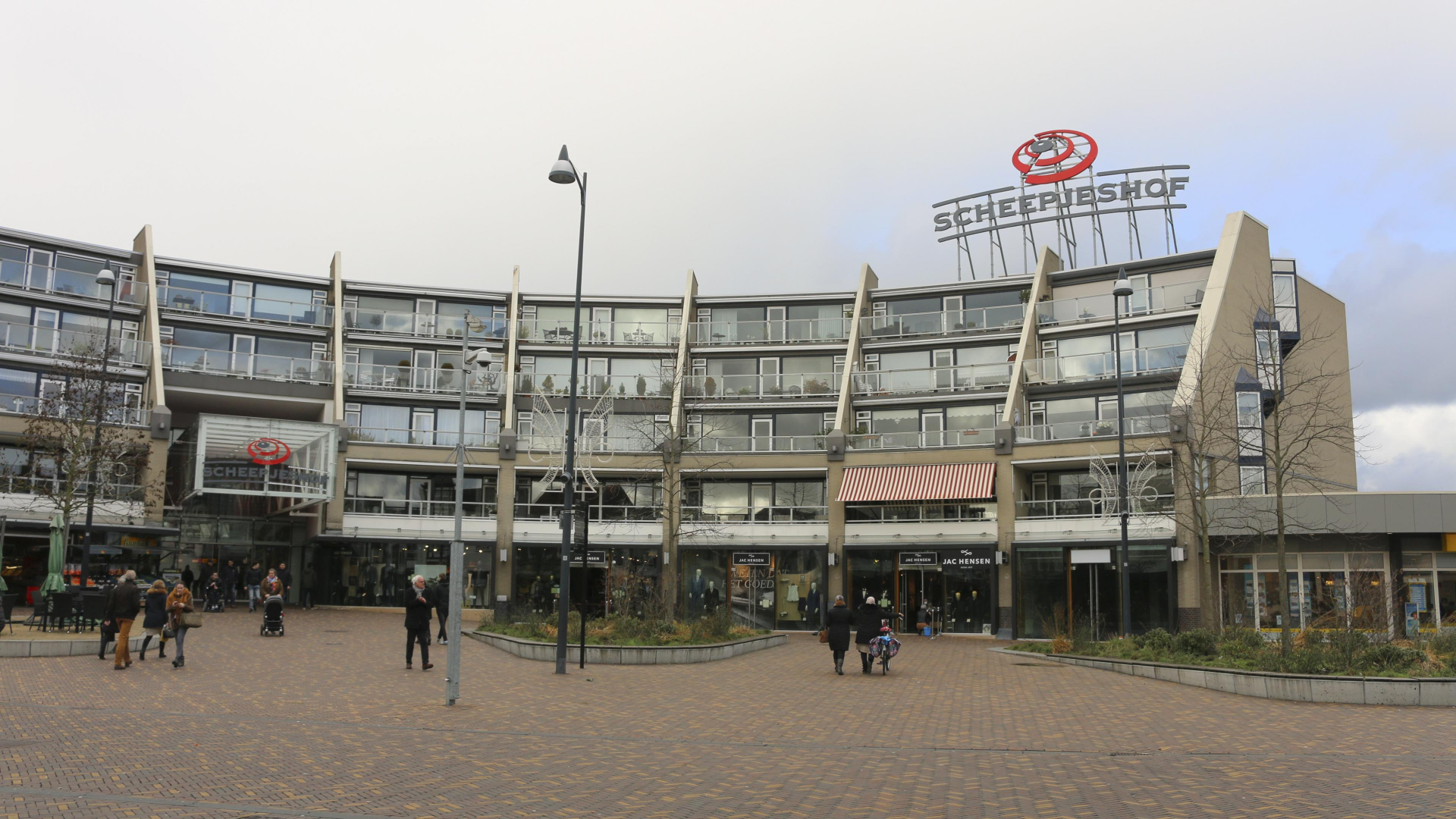 Veenendaal artık dilencilerin merkezde olmasını istemiyor: 'İnsanlar sözlü tacize uğruyor ve onlara tükürülüyor'