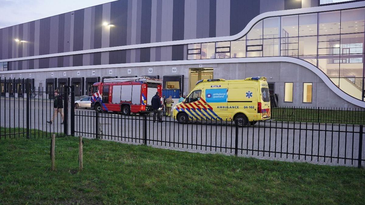 112 Nieuws: Gewonde bij bedrijfsbrand in Zwolle | Glaszetter verliest lading: file in Zwolle | Zwaar