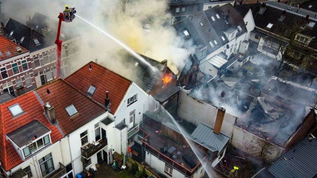 De brand in Arnhem kostte één iemand het leven.