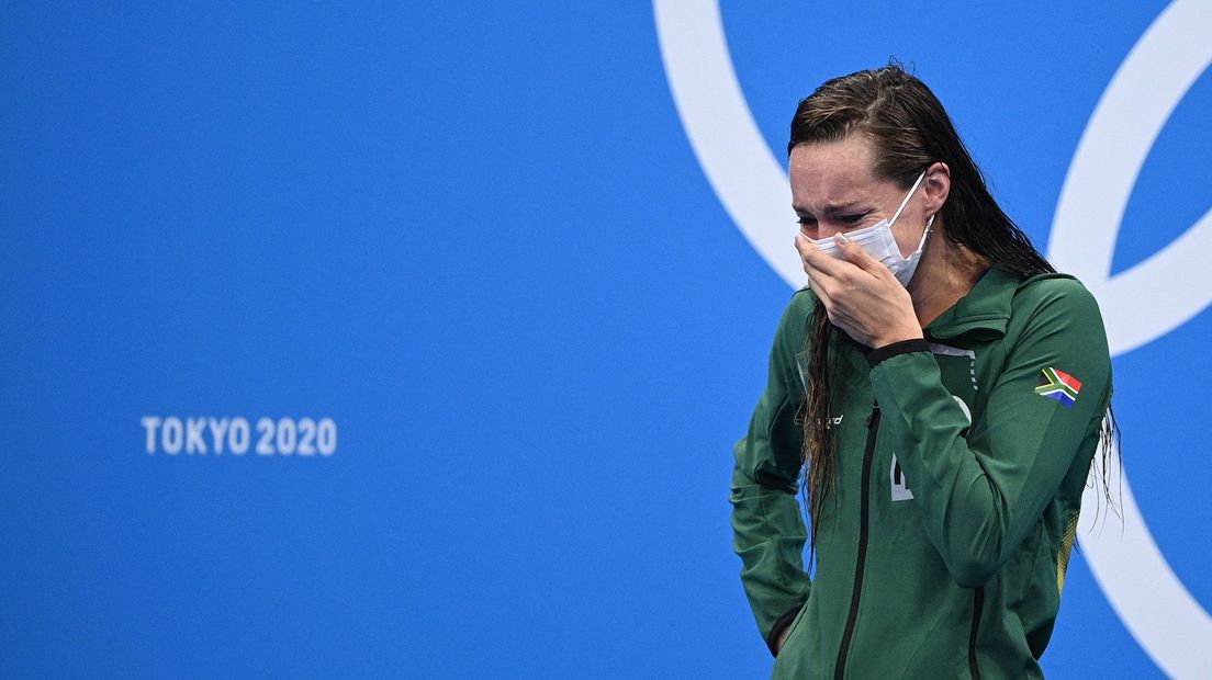 Haar tranen kan Tatjana niet bedwingen op het erepodium